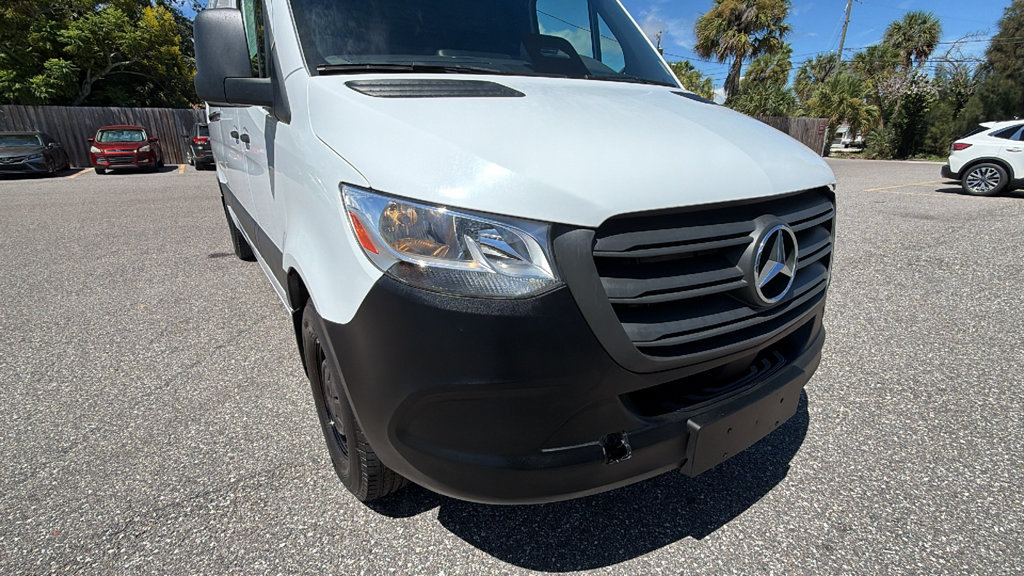 Used 2025 Mercedes-Benz Sprinter 2500 image 9