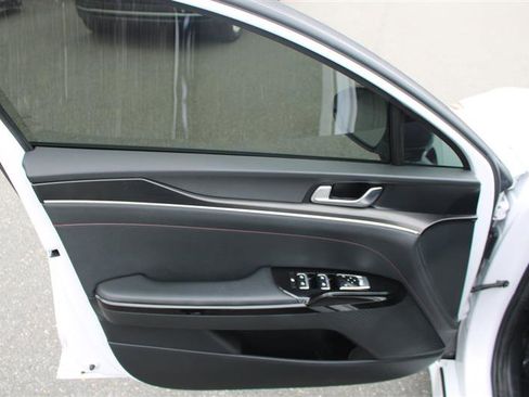 Used 2022 Kia K5 GT image 12