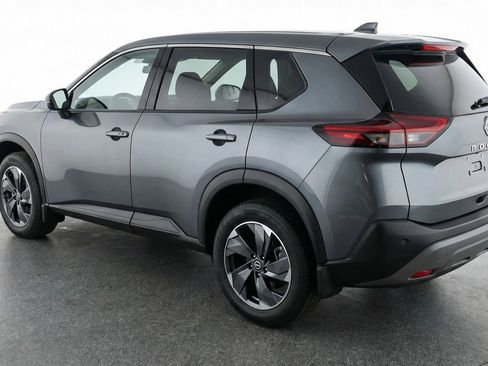 Used 2025 Nissan Rogue SV image 6