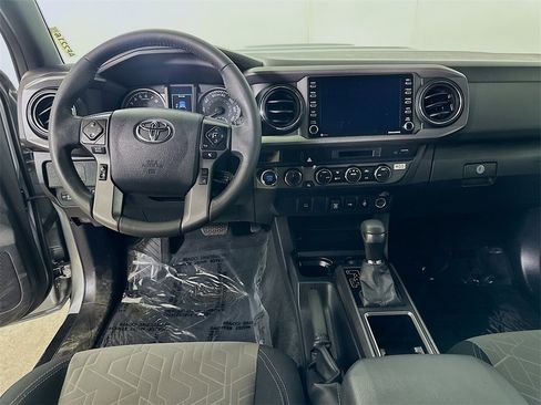 Used 2023 Toyota Tacoma TRD Sport image 17