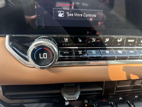 Used 2024 GMC Canyon AT4 w/ AT4 Premium Package image 30