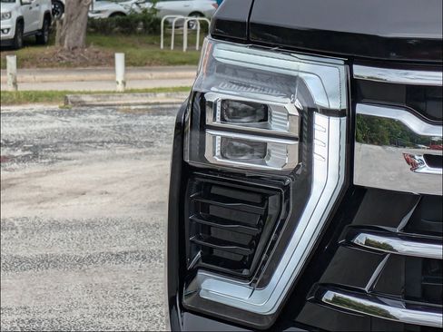 New 2026 Chevrolet Silverado 2500 LTZ w/ LTZ Premium Package AWD/4WD image 10