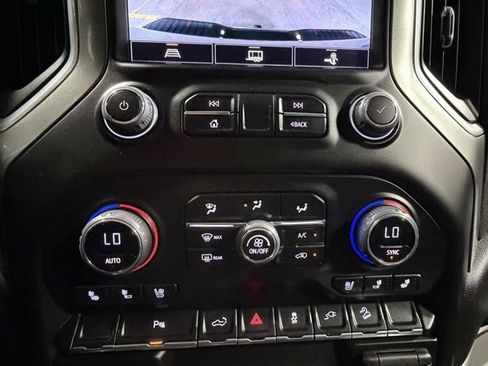 Used 2022 Chevrolet Silverado 2500 LTZ w/ LTZ Texas Edition image 17