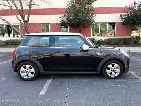 Used 2015 MINI Cooper 2-Door Hardtop image 7