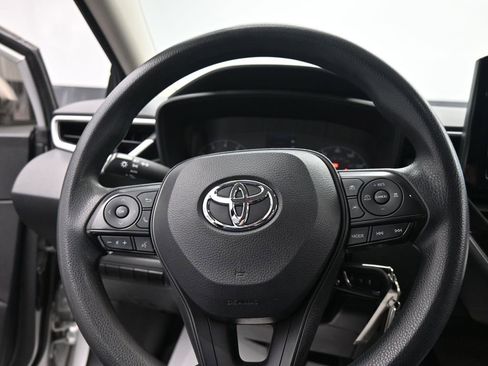 Used 2023 Toyota Corolla LE image 21