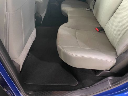 Used 2015 RAM 1500 Express image 23