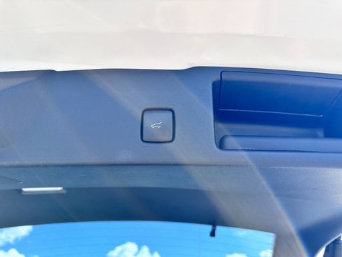 Used 2023 Ford Escape Platinum w/ Premium Technology Package image 10