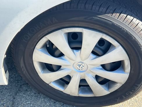 Used 2010 Toyota Corolla LE FWD image 15