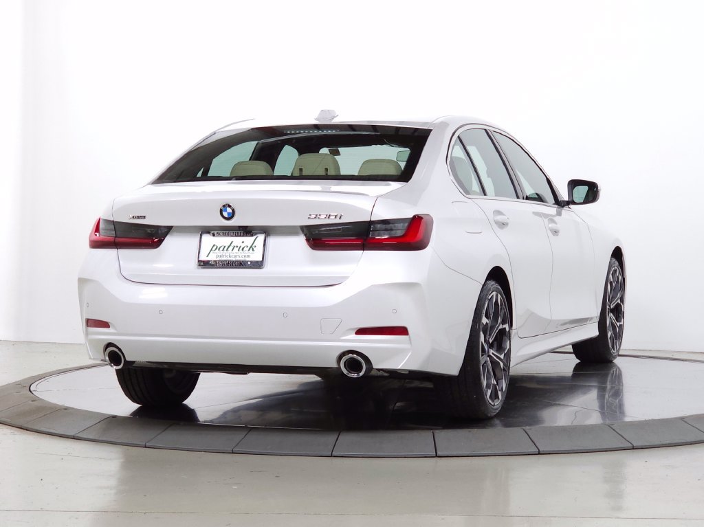 Used 2026 BMW 330i xDrive Sedan w/ Premium Package AWD/4WD image 10