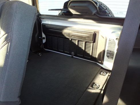 Used 2024 Jeep Wrangler Willys image 20