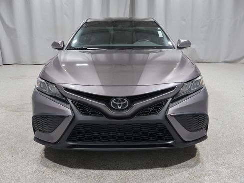Used 2022 Toyota Camry SE w/ Convenience Package FWD image 7