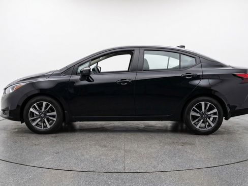 Used 2025 Nissan Versa SV image 5