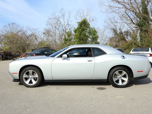 Used 2021 Dodge Challenger SXT w/ Driver Convenience Group image 9