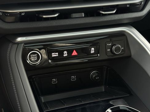 New 2025 Audi Q5 Premium image 33