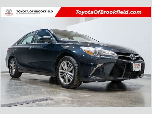 Used 2017 Toyota Camry SE w/ Moonroof Package image 1