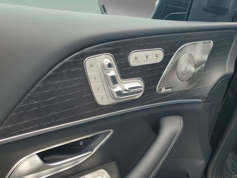 Certified 2026 Mercedes-Benz GLS 450 4MATIC image 18