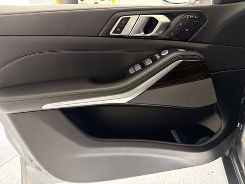 Certified 2025 BMW X7 xDrive40i AWD/4WD image 12