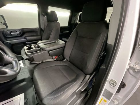 Used 2023 Chevrolet Silverado 2500 Custom w/ Custom Value Package image 17