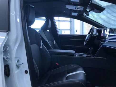 Used 2025 Toyota Camry SE image 23