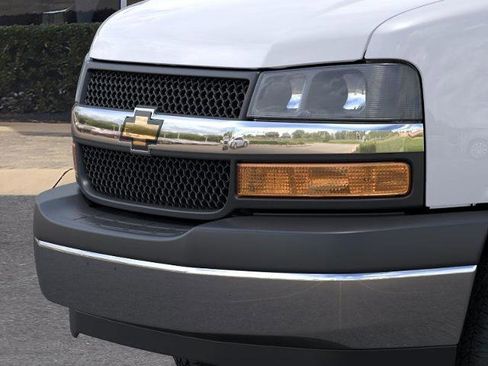 New 2025 Chevrolet Express 3500 w/ Power Convenience Package image 22