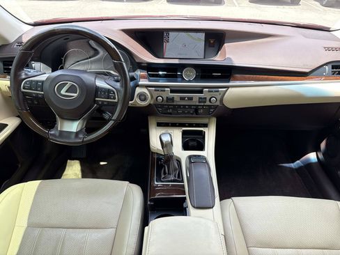 Used 2017 Lexus ES 350 w/ Luxury Package FWD image 31