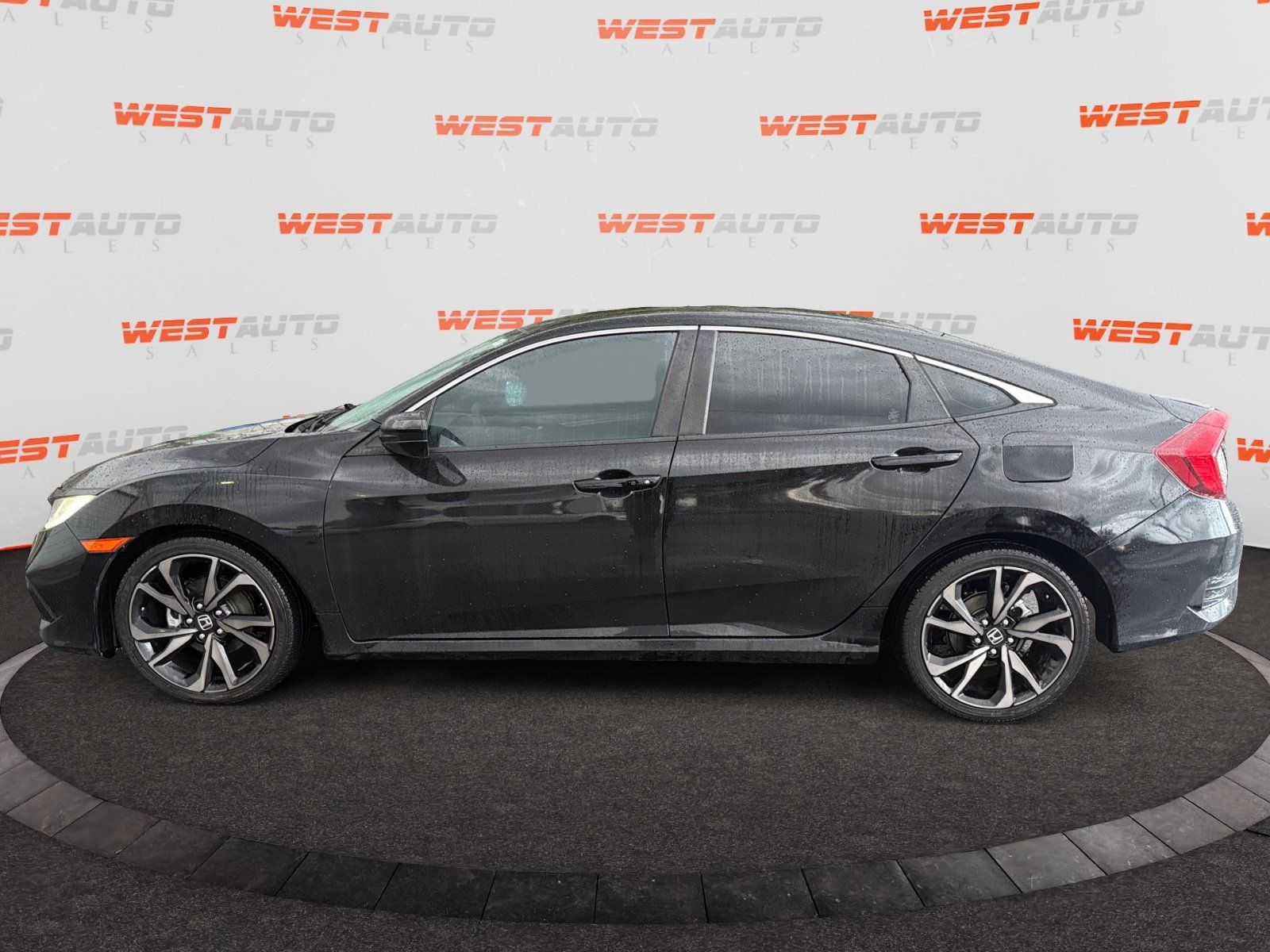 Used 2021 Honda Civic Sport image 2