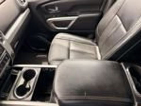 Used 2016 Nissan Titan PRO-4X w/ Pro-4x Convenience Package AWD/4WD image 30