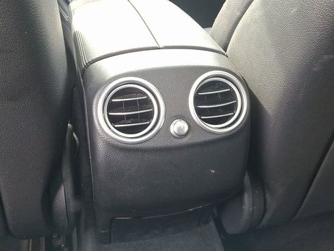 Used 2021 Mercedes-Benz GLC 300 4MATIC image 11