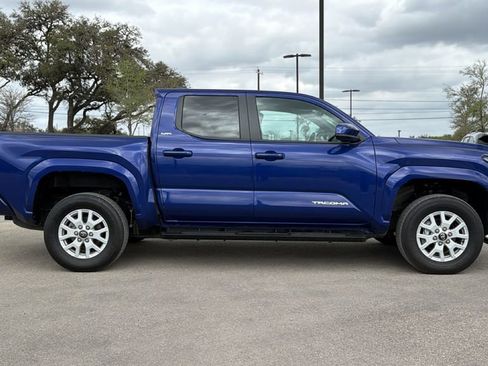 Certified 2025 Toyota Tacoma SR5 image 4