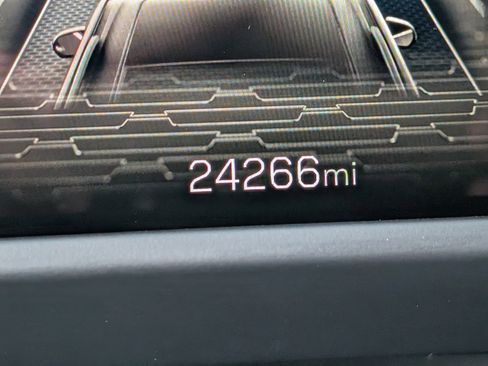 Used 2025 GMC Acadia Elevation image 25