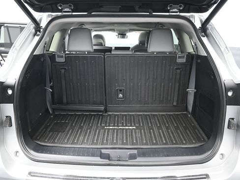Used 2023 Toyota Highlander Limited image 38
