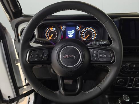 Certified 2025 Jeep Wrangler Sport S image 20