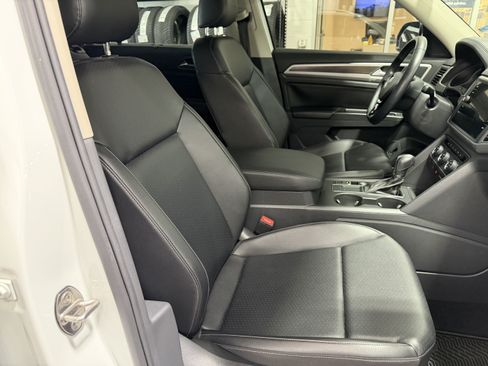 Used 2018 Volkswagen Atlas SE FWD image 25