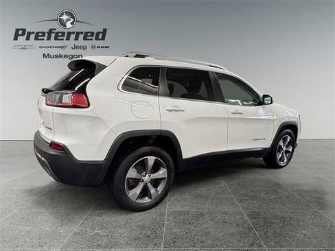 Used 2019 Jeep Cherokee Limited image 17