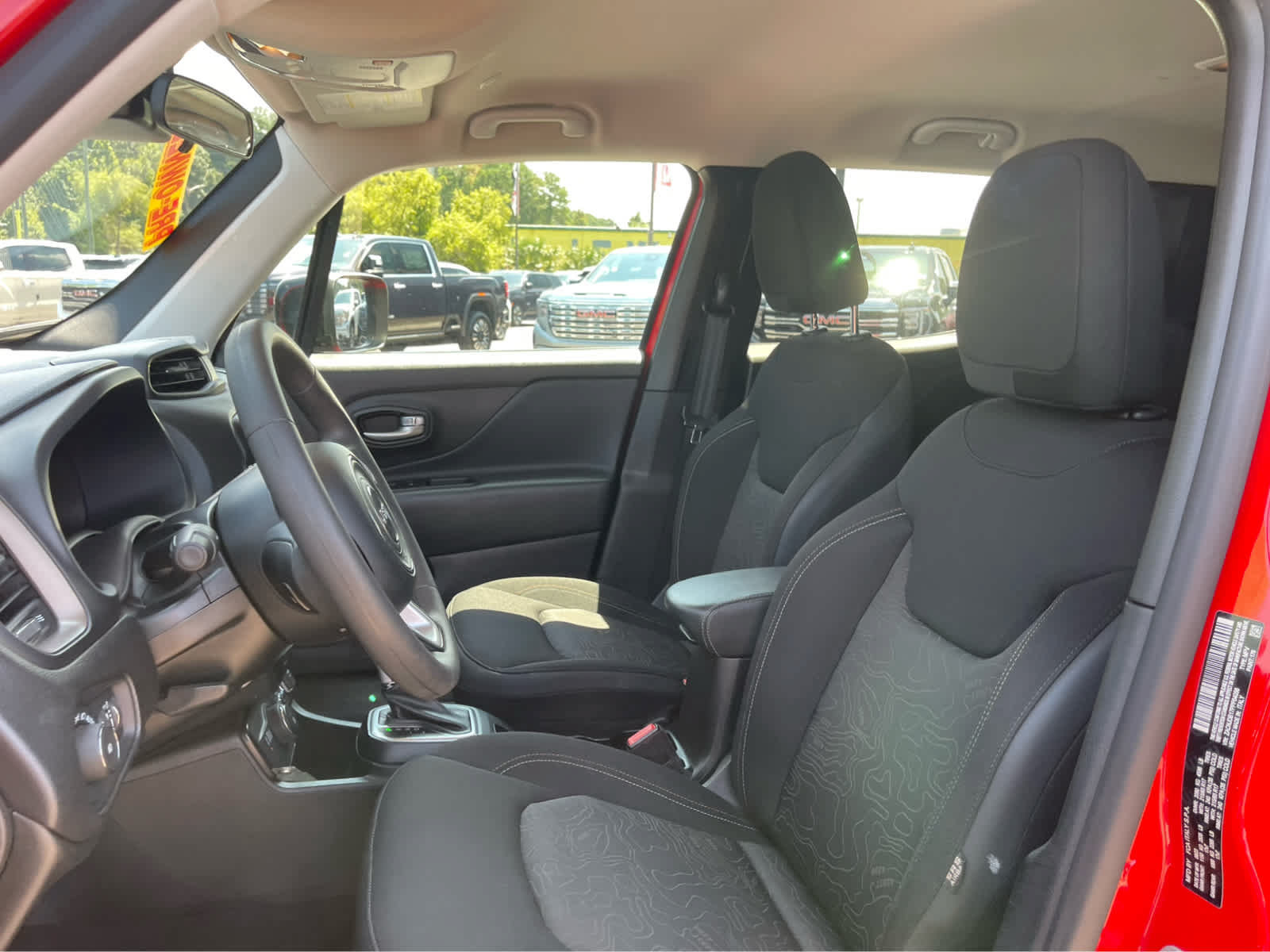 Used 2023 Jeep Renegade Latitude AWD/4WD image 12