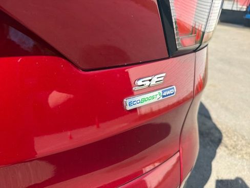 Used 2017 Ford Escape SE AWD/4WD image 10