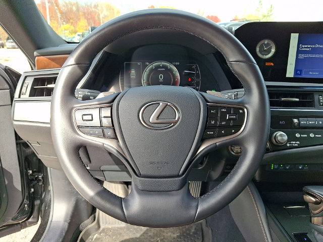 Used 2025 Lexus ES 350 w/ Premium Package FWD image 4