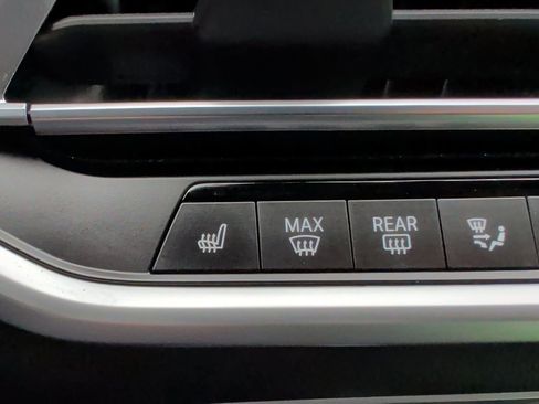 Used 2022 BMW X5 xDrive45e w/ M Sport Package AWD/4WD image 22