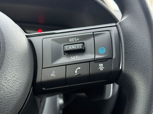 Used 2022 Nissan Rogue SV image 23