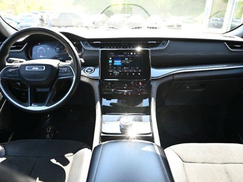 Used 2022 Jeep Grand Cherokee L Laredo AWD/4WD image 12