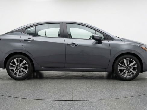 Used 2025 Nissan Versa SV image 11