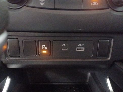 Used 2025 Nissan Frontier SV RWD image 29