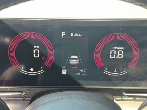 Used 2025 Hyundai Kona SEL FWD image 16