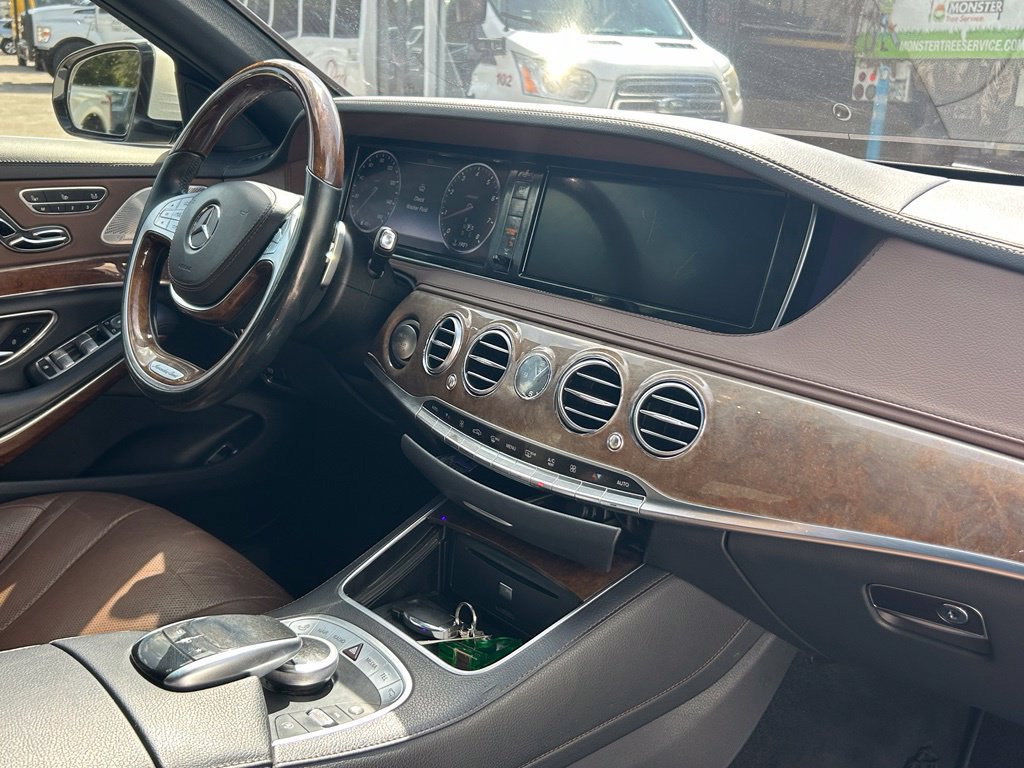 Used 2015 Mercedes-Benz S 550 Sedan image 23