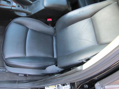 Used 2008 Saab 9-3 2.0T w/ Moonroof Package FWD image 10