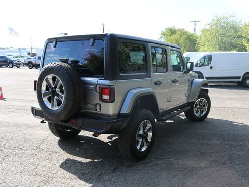 Used 2019 Jeep Wrangler Unlimited Sahara AWD/4WD image 5