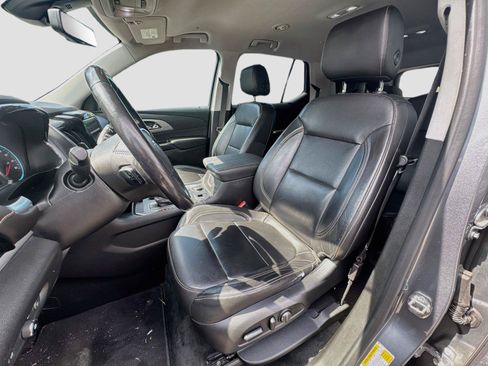 Used 2020 Chevrolet Traverse RS FWD image 10