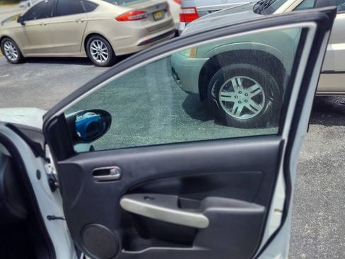 Used 2011 MAZDA MAZDA2 Sport image 16