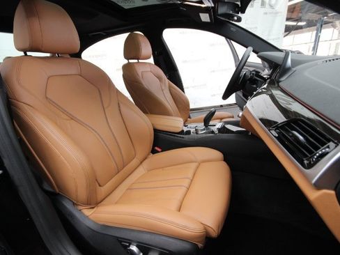Used 2019 BMW 540i xDrive image 22