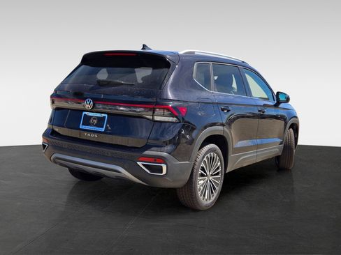 New 2025 Volkswagen Taos SE image 4